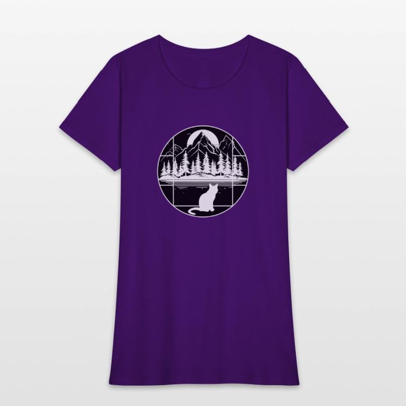 The cat looks towards the mountains - Black&White